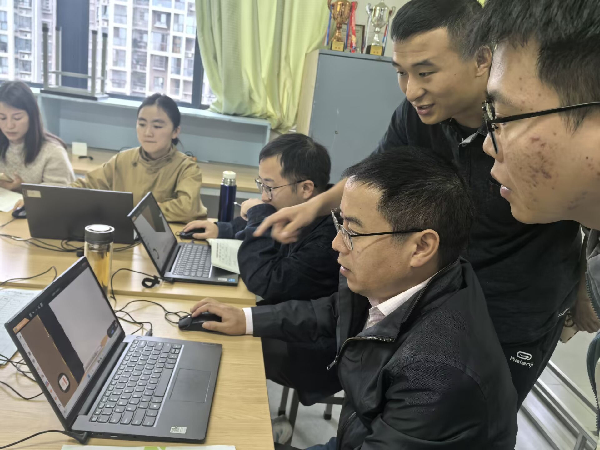 688f51d0ffad7602b44aedc22ce926cc.jpg 688f51d0ffad7602b44aedc22ce926cc.jpg