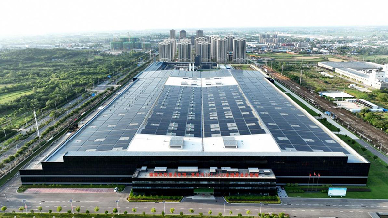 俯瞰蚌埠市的高世代TFT-LCD玻璃基板生产线。蚌埠市委宣传部供图